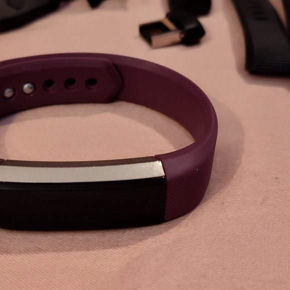 Fitbit - Picture 3 of 14